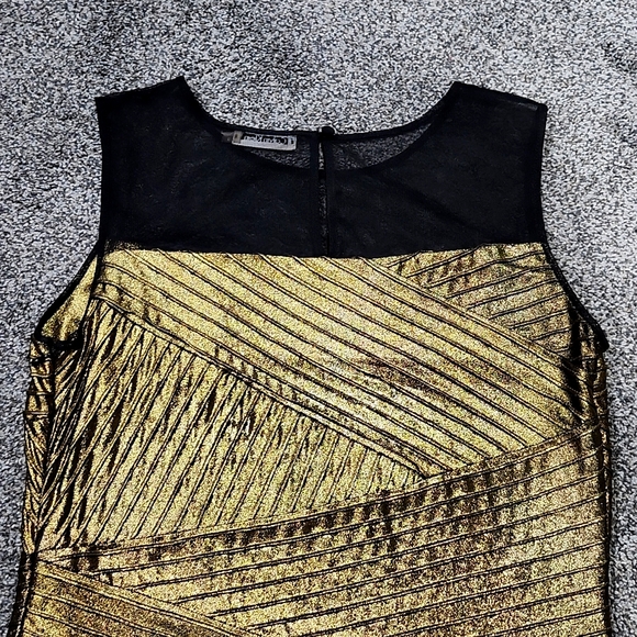 Calvin Klein Bodycon Midi Form Fitting Metallic Gold Sheer Shoulder Dress Size 8 - Picture 3 of 6